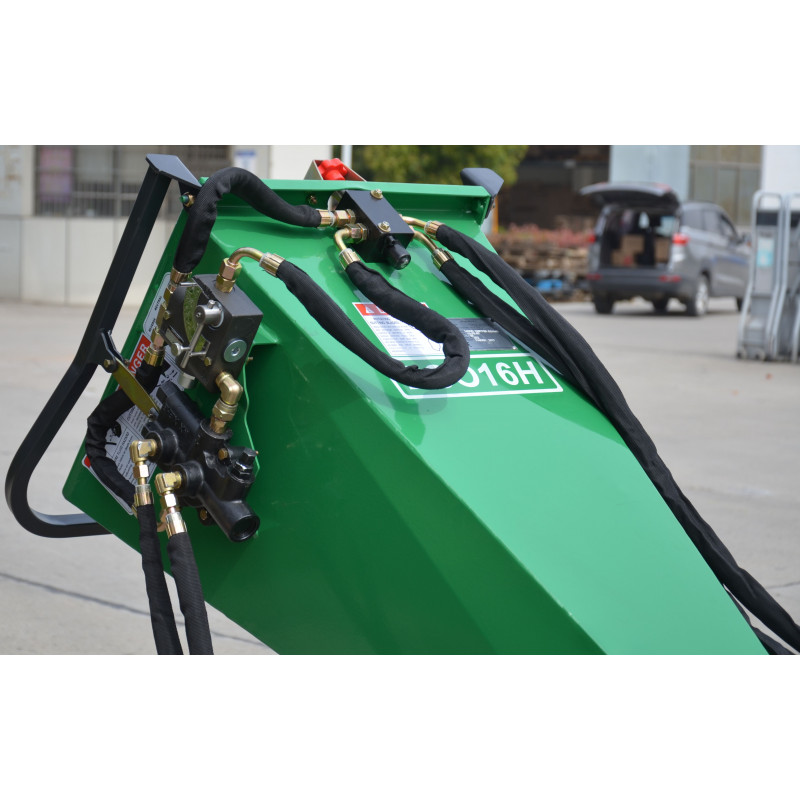 Broyeur de Branches et Végétaux Geo Eco16h - 15cm - Ameneur Hydraulique – Prise de Force Tracteur – Image 6