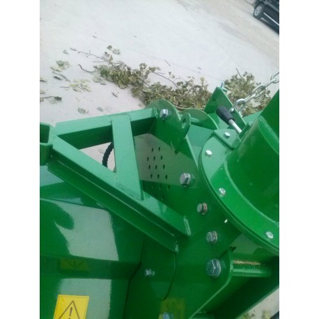 Broyeur de Branches et Végétaux Geo Eco17h - Eco 17h - Ameneurs avec Centrale Hydraulique Indépendante - Pdf Tracteur – Image 2